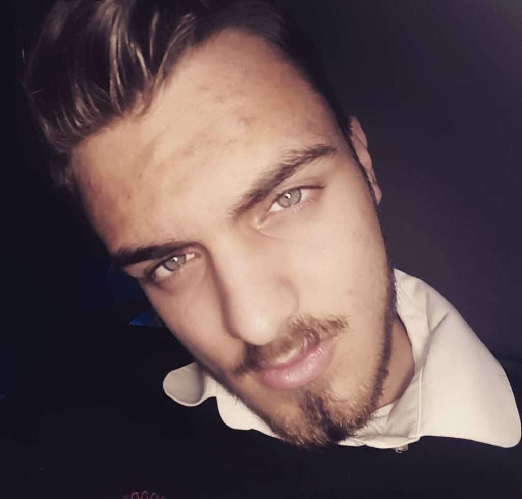michele mincone, fondatore e scrittore di michelemincone.com, benvenuto amico!